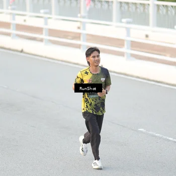 Runner Photo 6817600