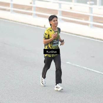 Runner Photo 6817635