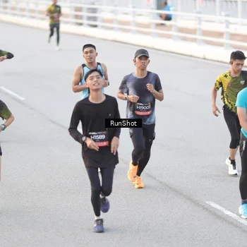 Runner Photo 6817917