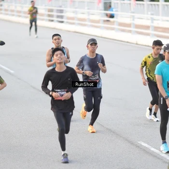 Runner Photo 6817918