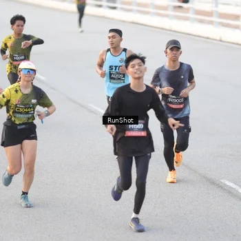 Runner Photo 6817920