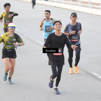 Runner Photo 6817939