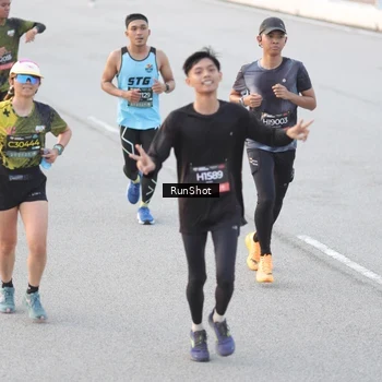 Runner Photo 6817959