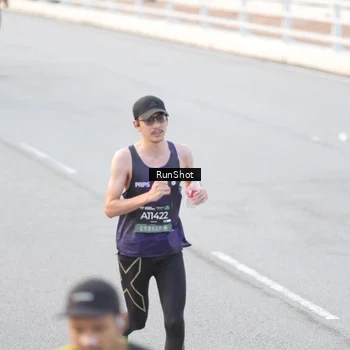 Runner Photo 6818000