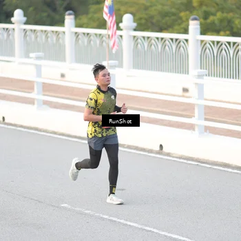 Runner Photo 6818017