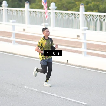 Runner Photo 6818018
