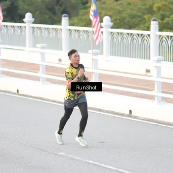 Runner Photo 6818020