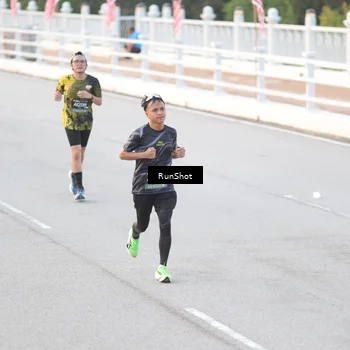 Runner Photo 6818028