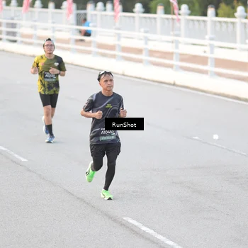 Runner Photo 6818029