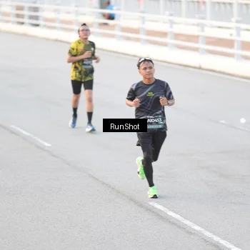 Runner Photo 6818033