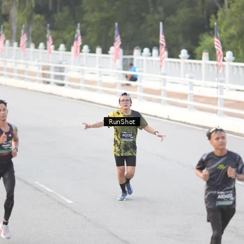 Runner Photo 6818035