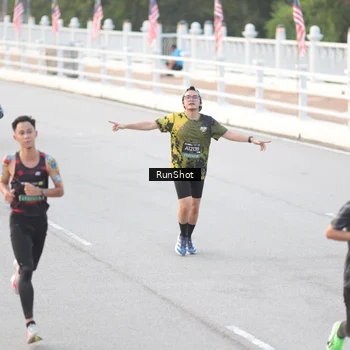 Runner Photo 6818040