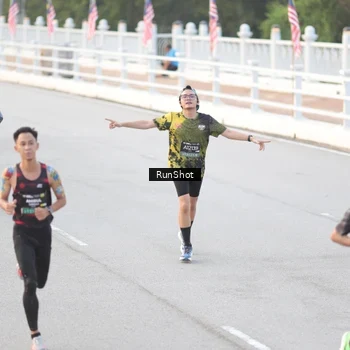 Runner Photo 6818042