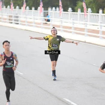Runner Photo 6818043