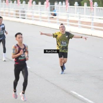 Runner Photo 6818045