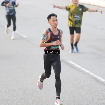 Runner Photo 6818058