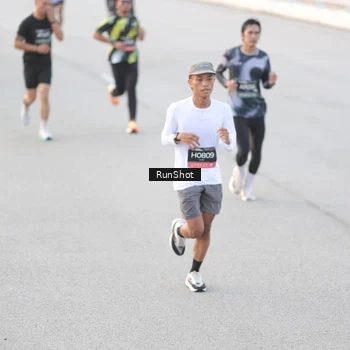 Runner Photo 6818064