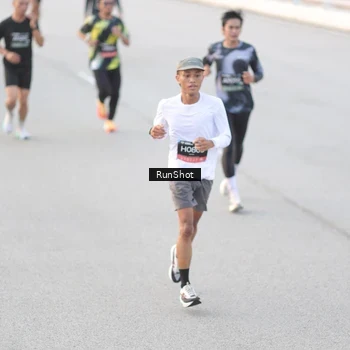 Runner Photo 6818065