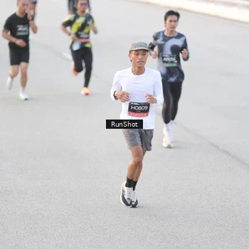 Runner Photo 6818066