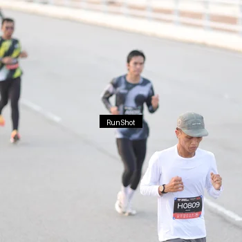 Runner Photo 6818078