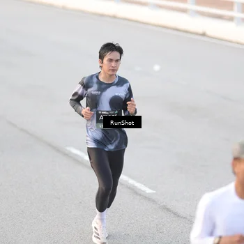 Runner Photo 6818084