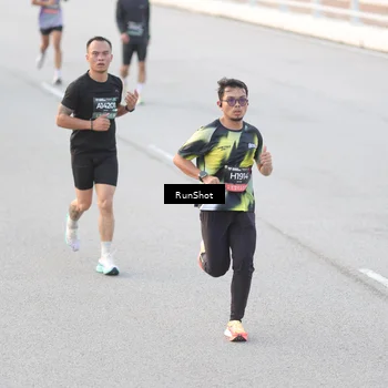 Runner Photo 6818091
