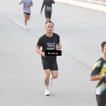 Runner Photo 6818104