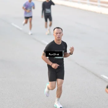 Runner Photo 6818105