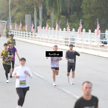 Runner Photo 6818106