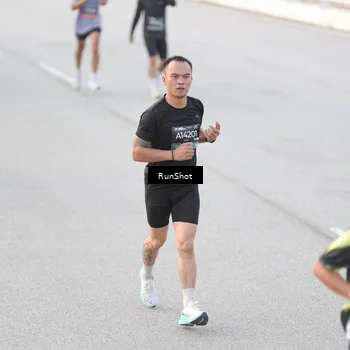 Runner Photo 6818108