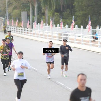 Runner Photo 6818110