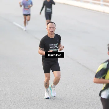 Runner Photo 6818122