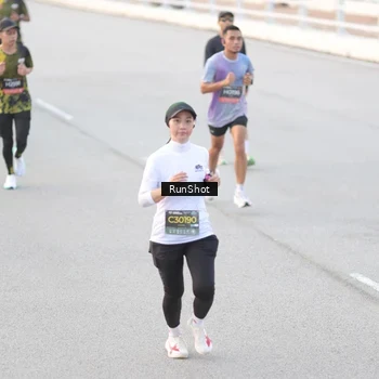 Runner Photo 6818130