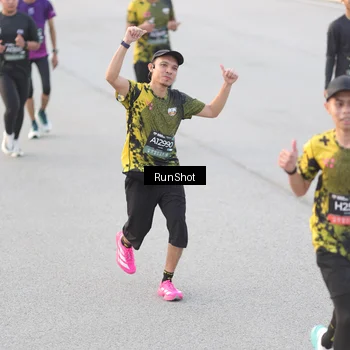 Runner Photo 6818175