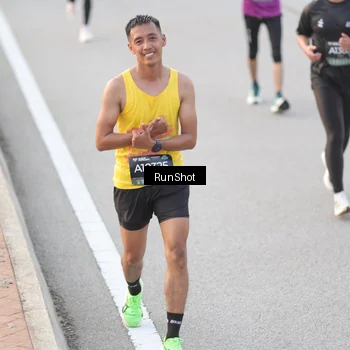 Runner Photo 6818200