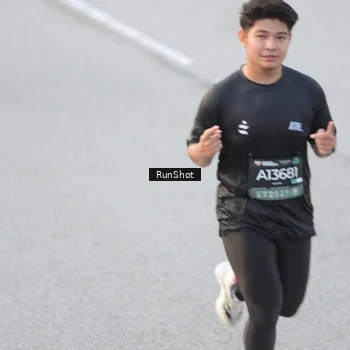 Runner Photo 6818218