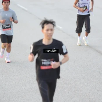 Runner Photo 6818240