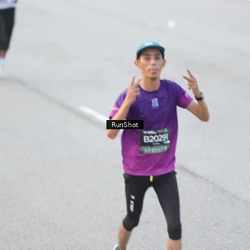 Runner Photo 6818241