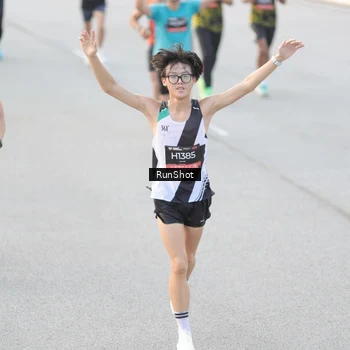 Runner Photo 6818282
