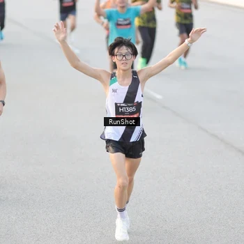 Runner Photo 6818286