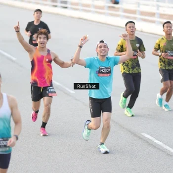 Runner Photo 6818290