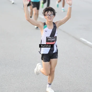 Runner Photo 6818293