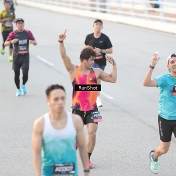 Runner Photo 6818297