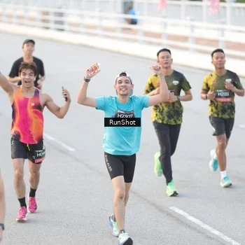 Runner Photo 6818304