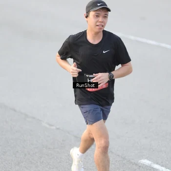 Runner Photo 6818338