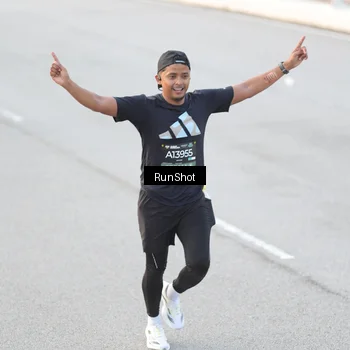 Runner Photo 6818438