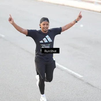 Runner Photo 6818442