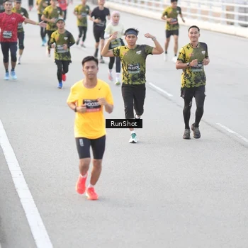 Runner Photo 6818475