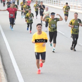 Runner Photo 6818476