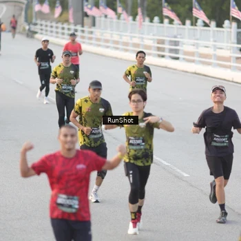 Runner Photo 6818525